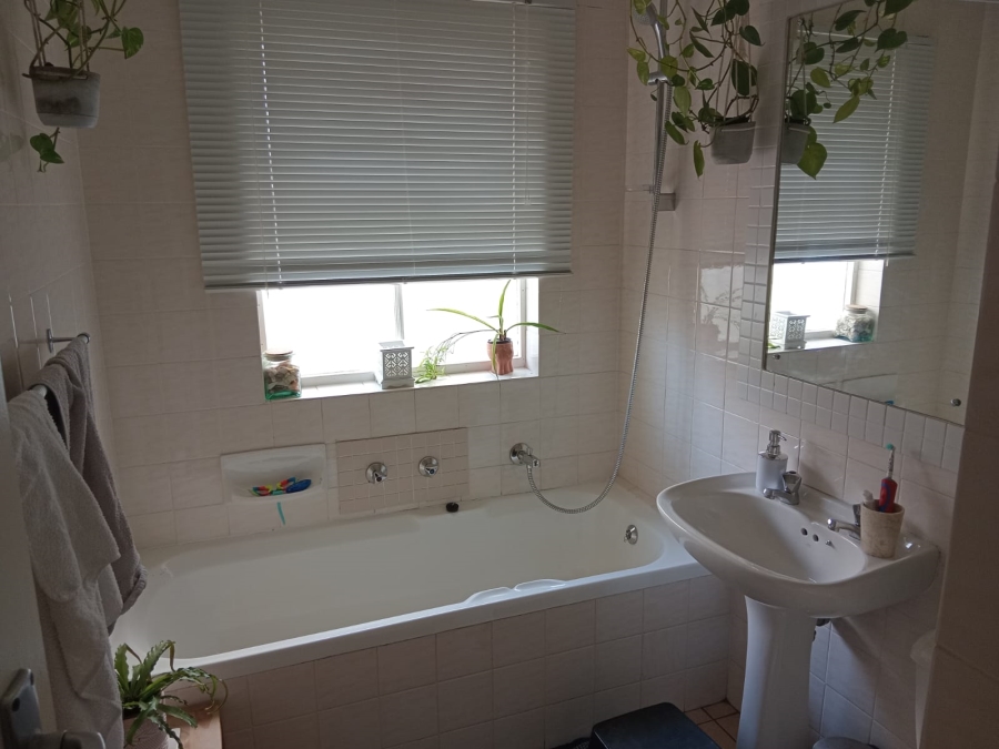 To Let 3 Bedroom Property for Rent in Rondebosch Western Cape